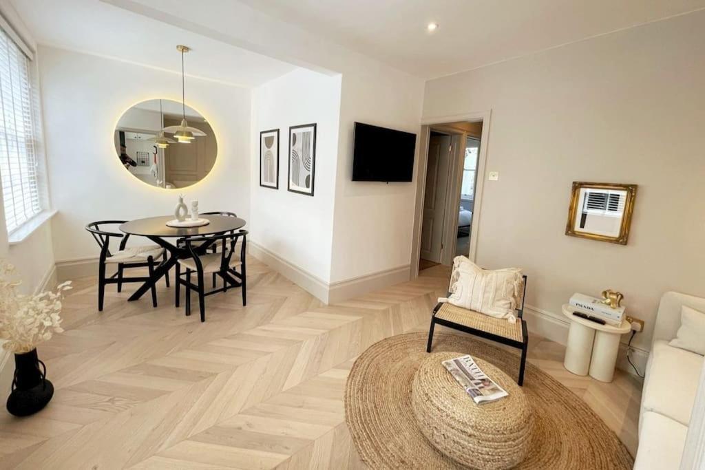 Courtyard Garden, Beautifully Finished Flat - Ba1 Διαμέρισμα Μπαθ Εξωτερικό φωτογραφία